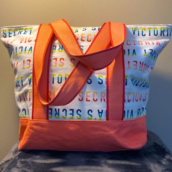 Victoria Secret over night bag! Perfect for travel or work! Great buy! - Picture 1 of 6